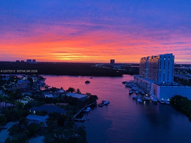 Building Photo - 16500 Collins Ave