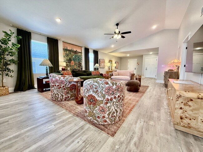 Building Photo - 5 Bed 3 Bath Home With Hot Tub In West Chester, OH