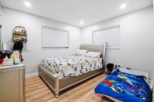 Building Photo - 5402 NW 25th Terrace