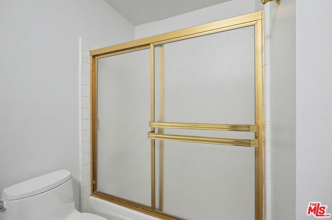 Building Photo - 1340 S Beverly Glen Blvd