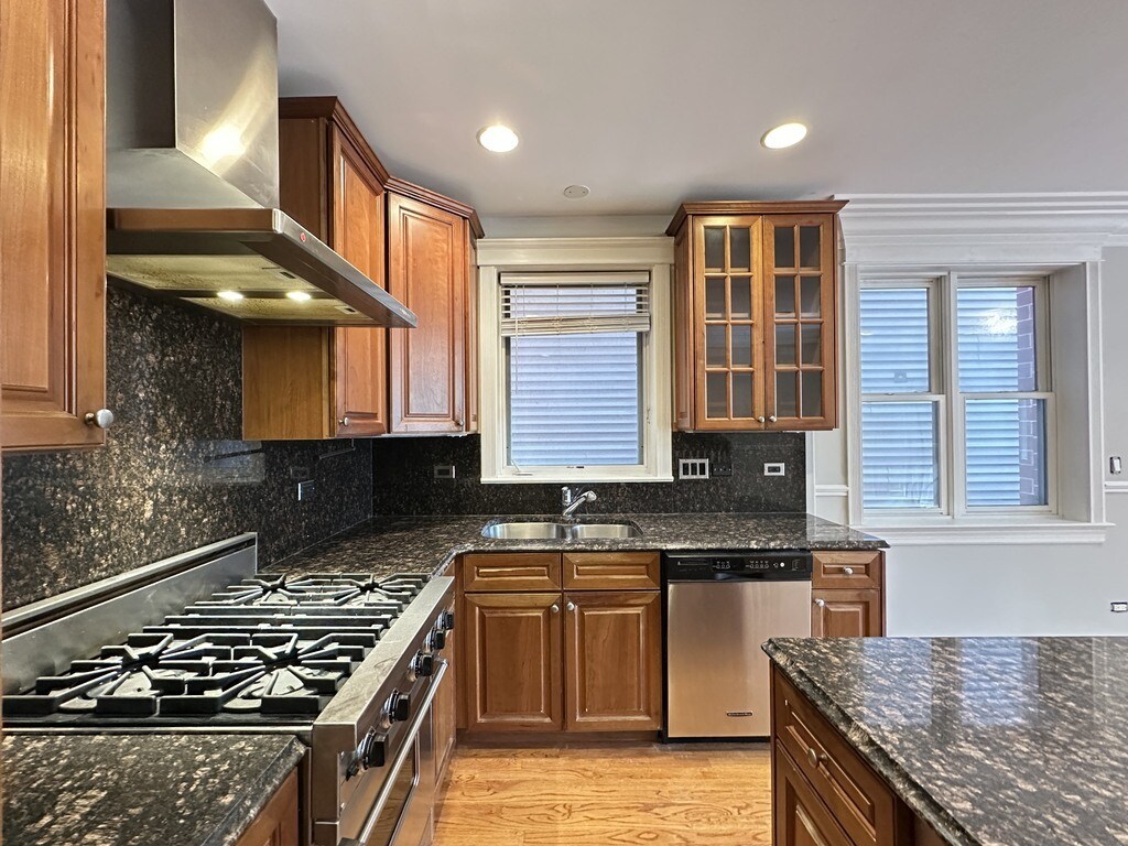 Building Photo - 3721 N Clifton Ave
