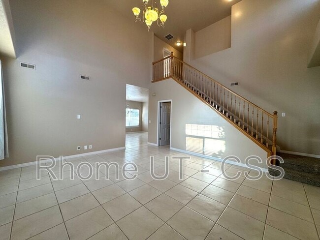 Building Photo - 723 Sandy Point Dr
