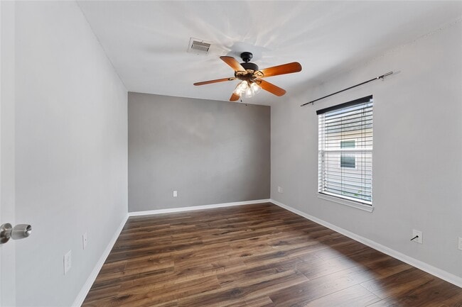 Building Photo - 2623 Woodridge Cove Dr