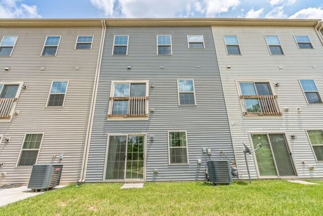 Building Photo - 16705 Tortola Dr