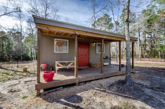 Building Photo - 255 Mimosa Dr