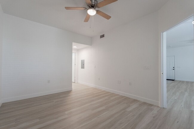 Building Photo - 10245 S Maryland Pkwy