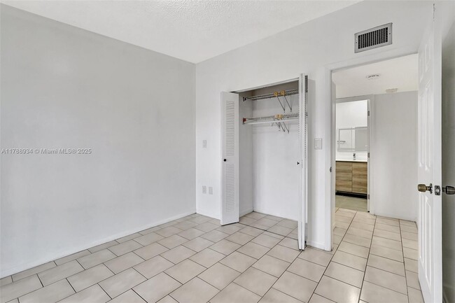 Building Photo - 825 NE 199th St
