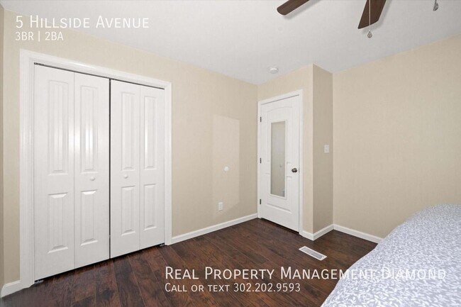 Building Photo - 5 Hillside Ave