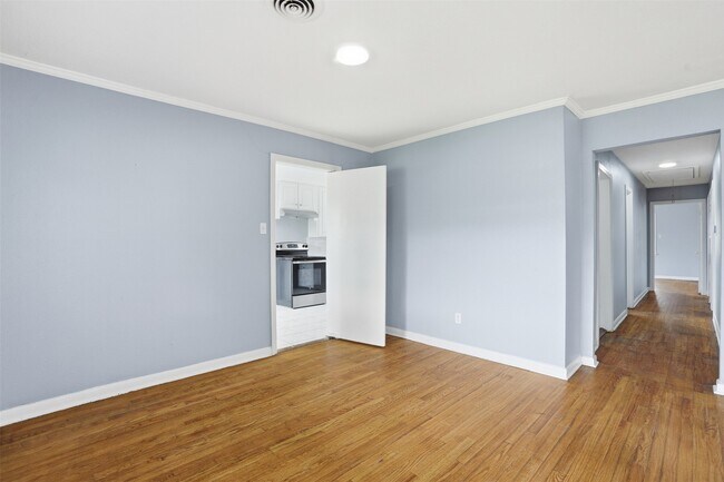 Building Photo - 3917 Anita St