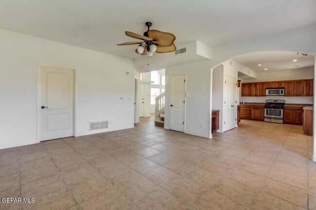 Building Photo - 5541 Ignacio Frias Dr