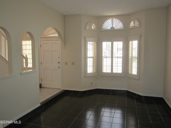 Building Photo - 6924 Imperial Ridge Dr