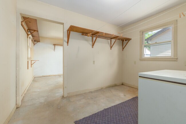 Additional Rooms - 1500 Brookdale Dr