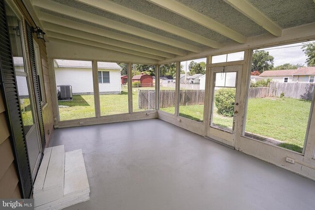 Building Photo - 737 Magnolia Dr