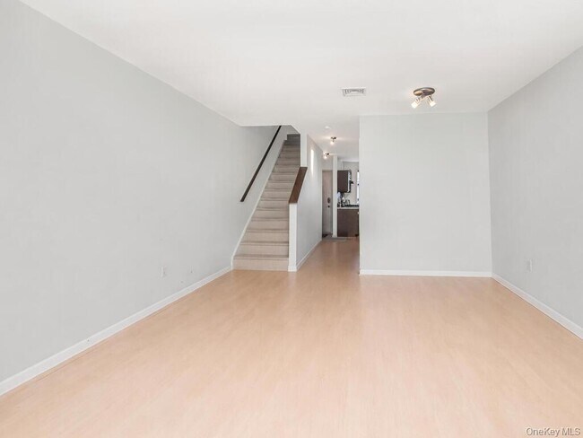 Building Photo - 8 Davids Ln