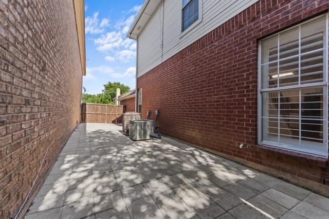 Building Photo - 9435 Blue Jay Way