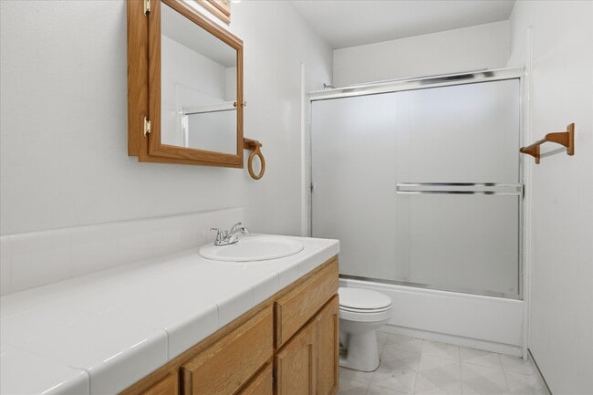 Building Photo - 43379 Leach Rd