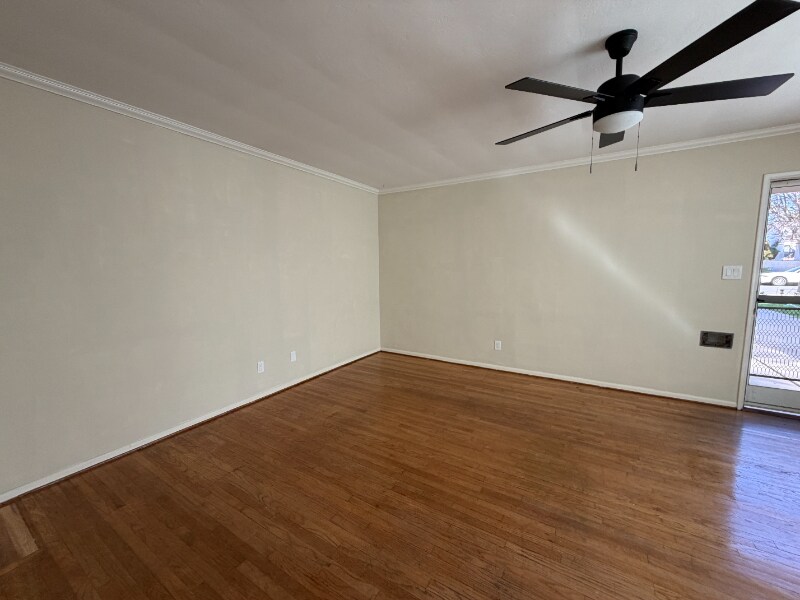 Building Photo - 128 W Rosslynn Ave