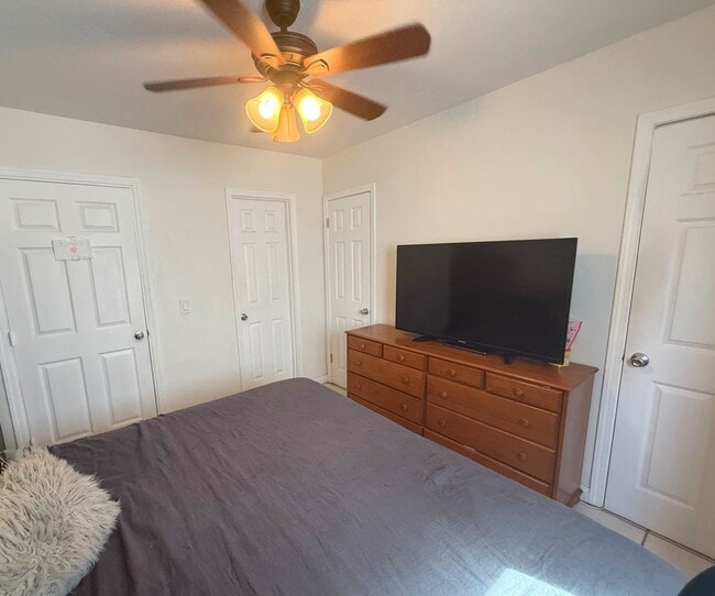 Building Photo - 1421 Grand Ave