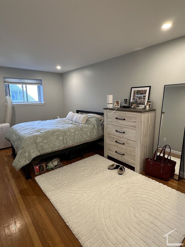 Building Photo - Awesome 1 bed 1 bath in Brighton....