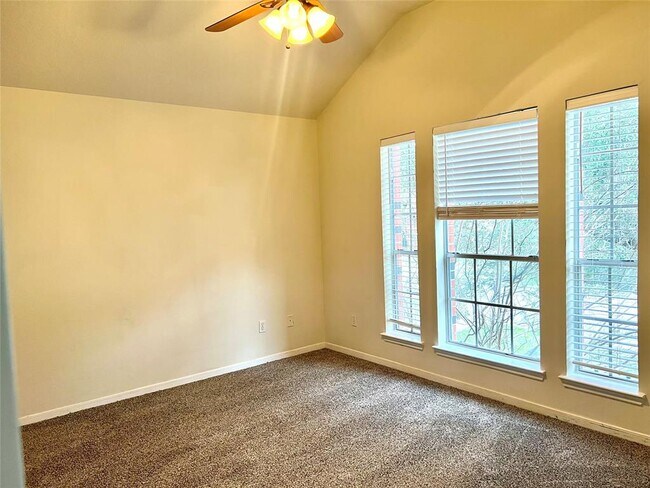 Building Photo - 3418 Leila Oaks Ct