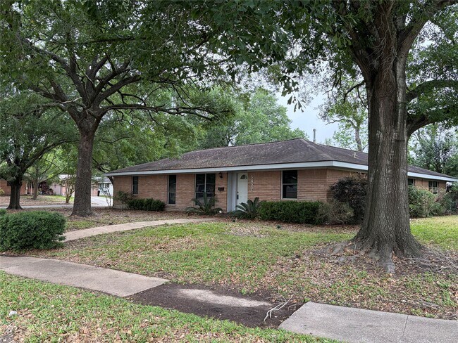 Building Photo - 5422 Spellman Rd