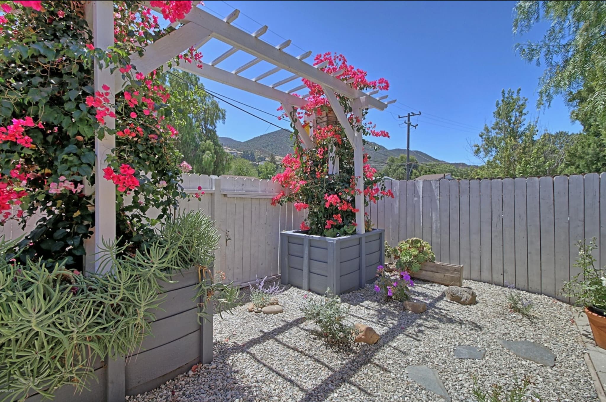 Building Photo - 157 Newbury Ln