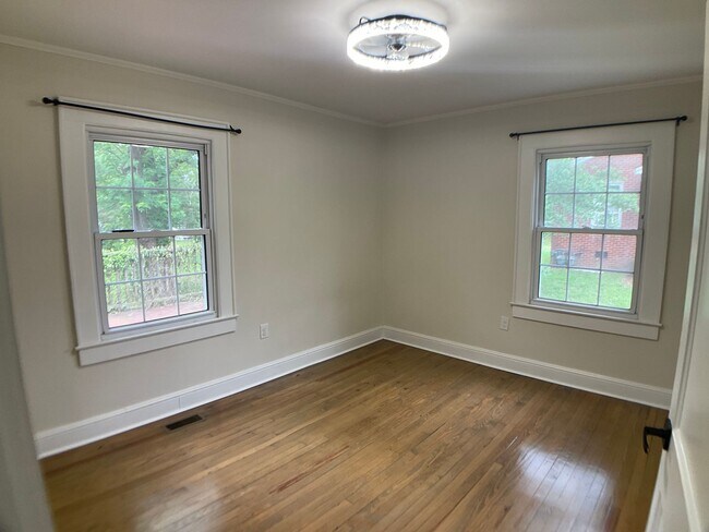 Building Photo - Adorable, Renovated Bungalow with Huge Yard and Deck!