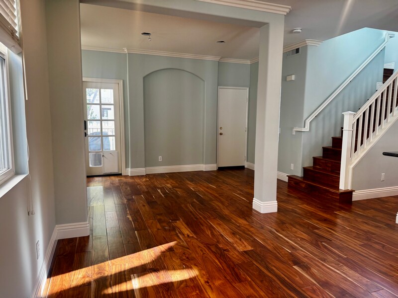 Building Photo - 159 Trellis Ln