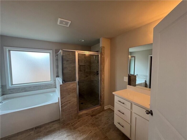 Building Photo - 408 Elkhorn Gln Ct