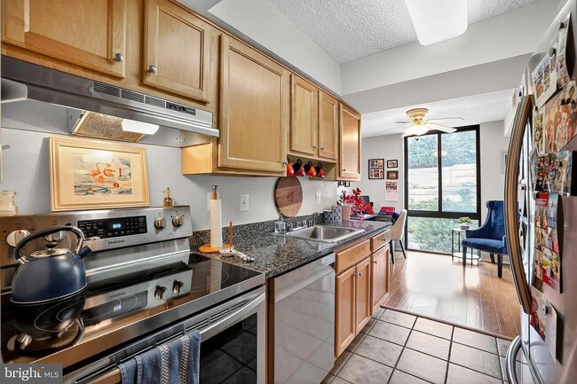 Building Photo - 4500 S Four Mile Run Dr