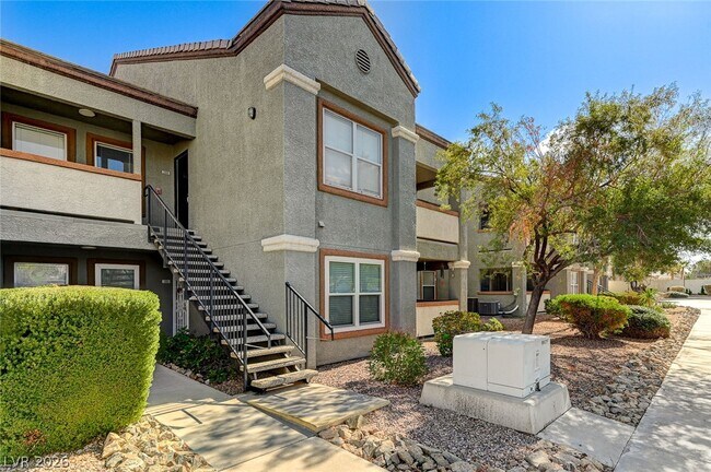 Building Photo - 555 E Silverado Ranch Blvd
