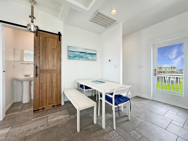 Building Photo - 2496 Gilmore