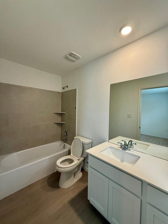 Building Photo - 106 Camargue Dr