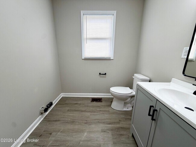 Building Photo - 1904 W Madison St