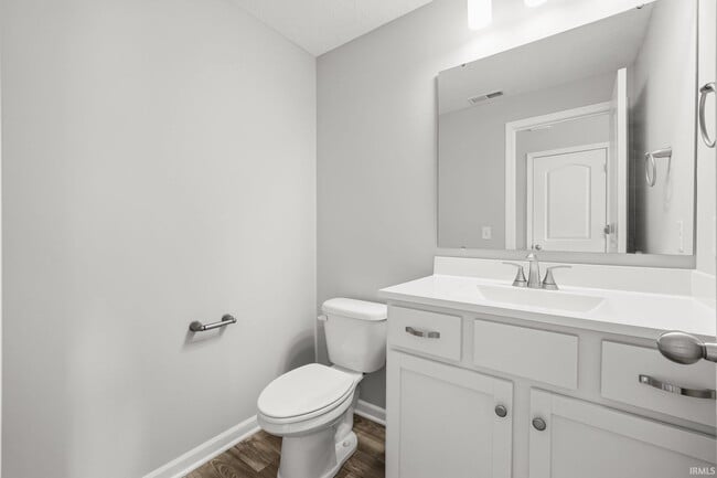 Building Photo - 3591 Canal Square Dr