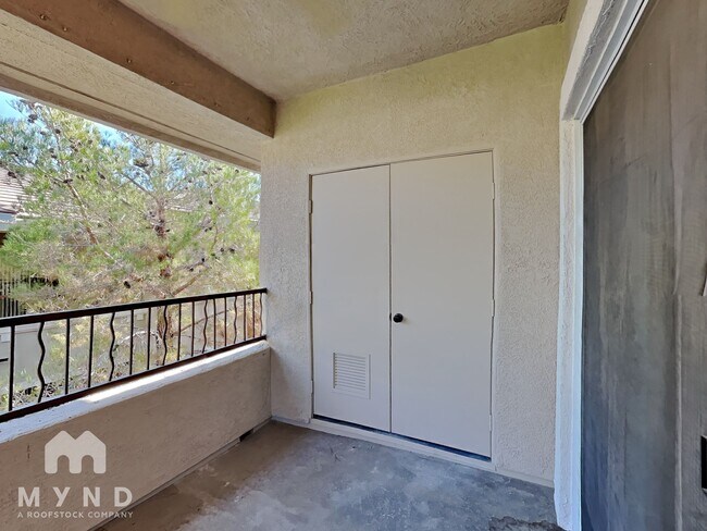 Building Photo - 900 Domnus Ln