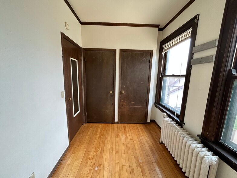 Building Photo - 612 Howard Plz