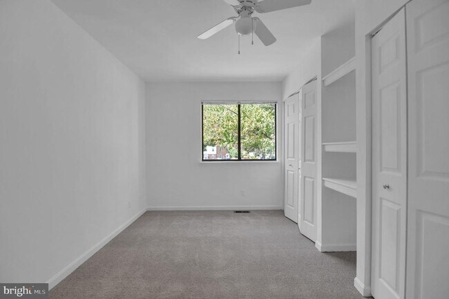 Building Photo - 9021 Sandalwood Dr
