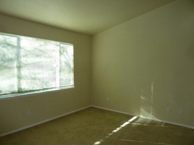 Building Photo - Brand New HVAC System - Centrally Located Home