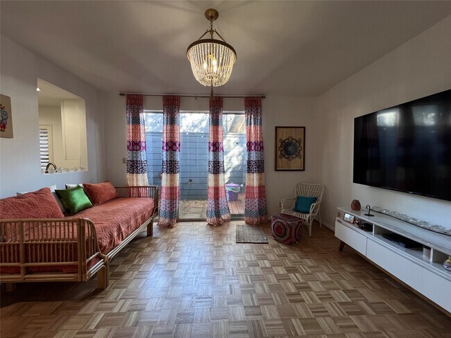 Building Photo - 2100 Commonwealth St