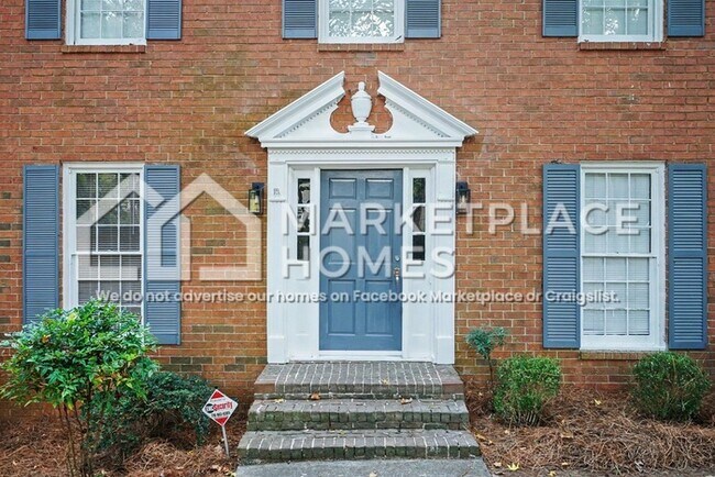 Building Photo - 681 Roxboro Trace SW