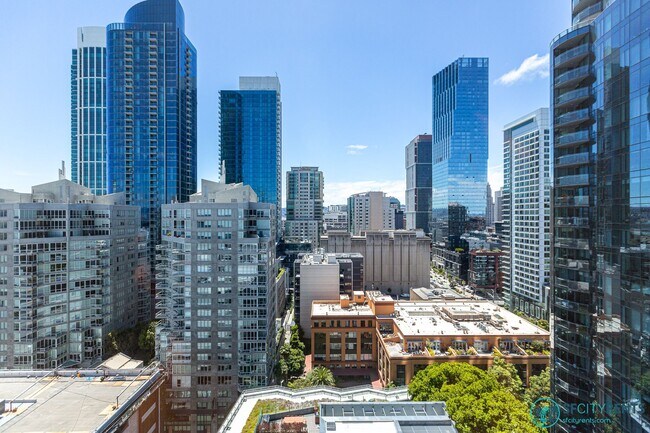 Building Photo - Rincon Hill: Bright & Spacious Condo w/ A/...