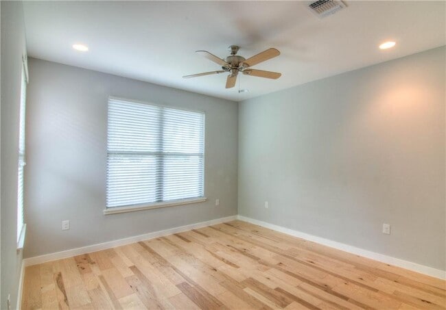 Building Photo - 4303 Red River St