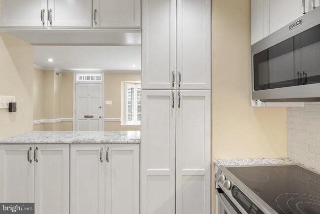 Building Photo - 568 N St Asaph St