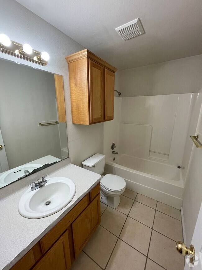 Building Photo - 3784 Oldenburg Ln