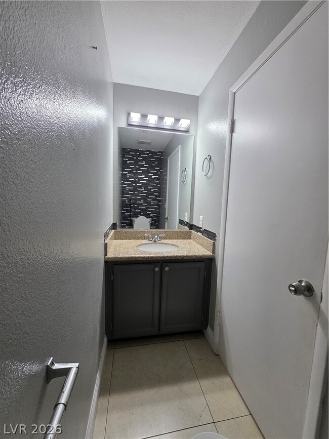 Building Photo - 2524 Silver Shadow Dr