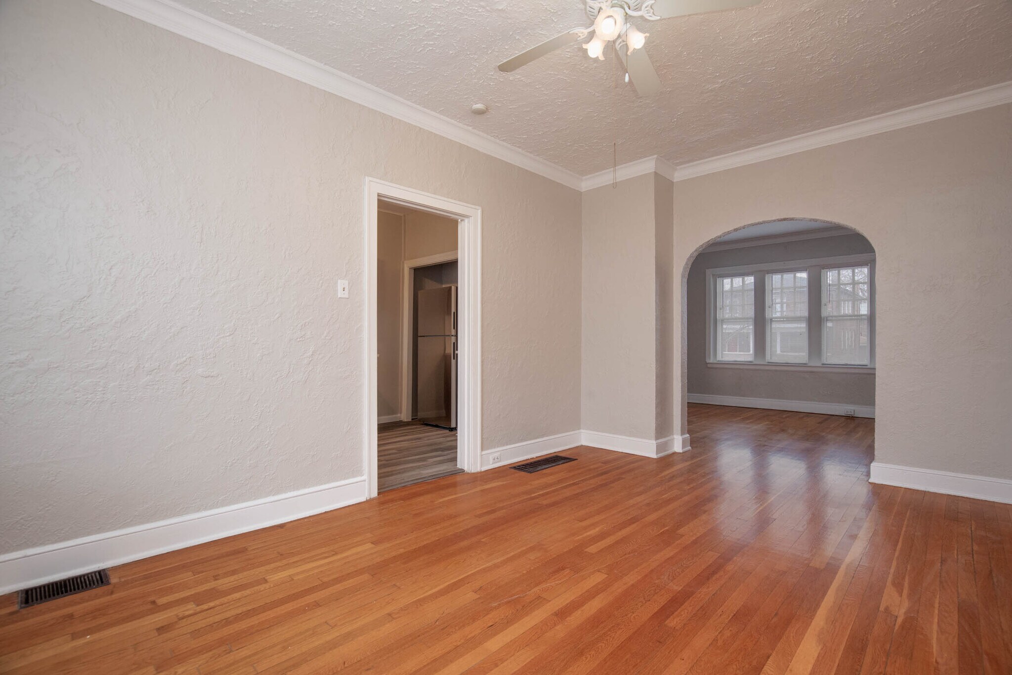 Building Photo - 7234 Amherst Ave