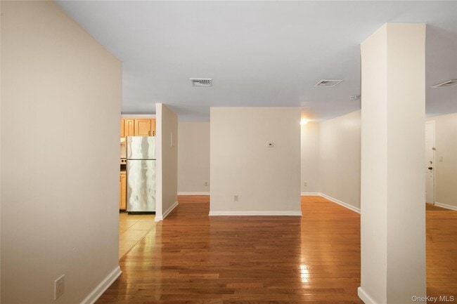 Building Photo - 320 Chateau Rive