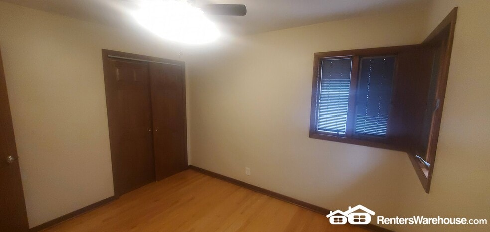 Building Photo - 10525 W Custer Ave