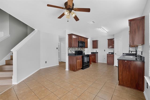 Building Photo - 2123 Meadow View Dr